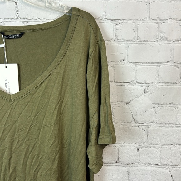 BloomChic Olive Green V Neck T Shirt Top Plus Size 2X - Picture 3 of 6